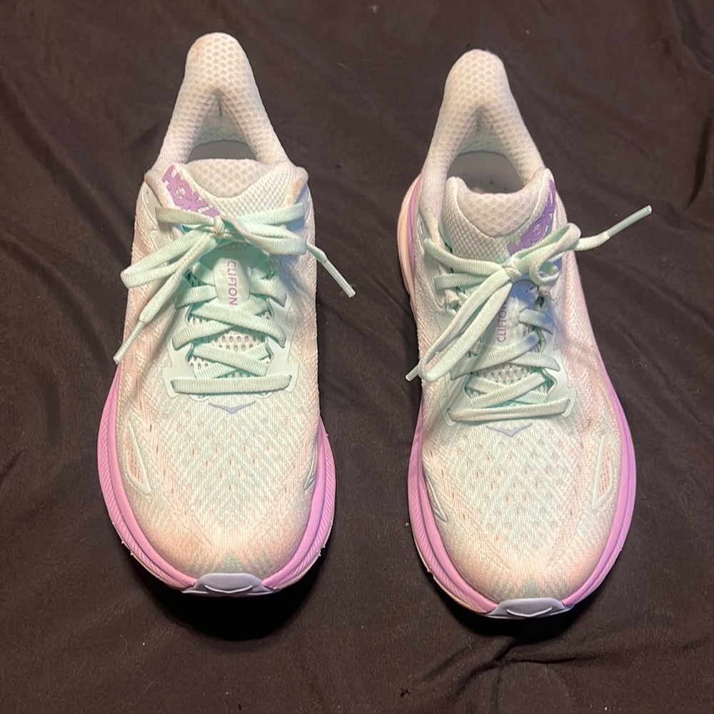 Hoka Clifton 9. Size 6.5. Womens.